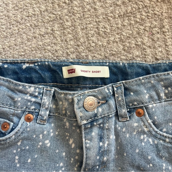 Levi’s Denim Shorts - Picture 4 of 4